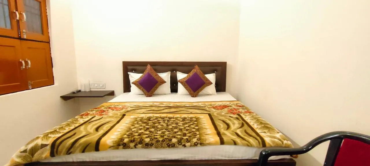 **  Hotel Shanti Inn Varanasi India